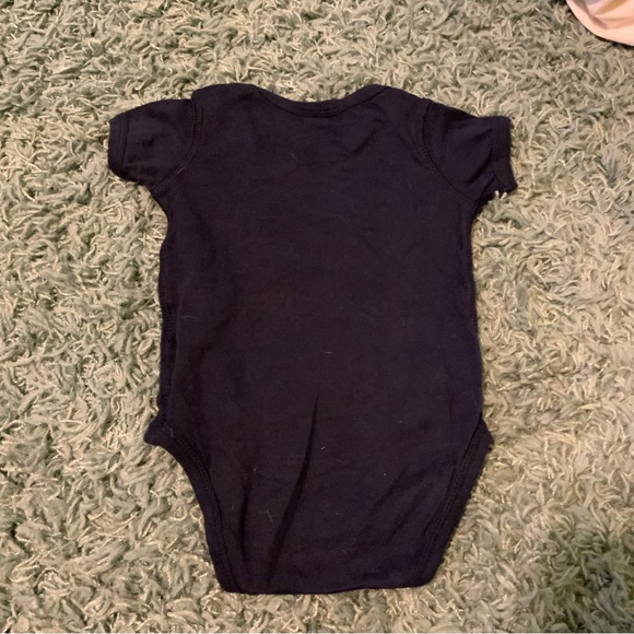 ⭐️ 5 for $15 NY Yankees vs Red Sox Onesie - Picture 4 of 4